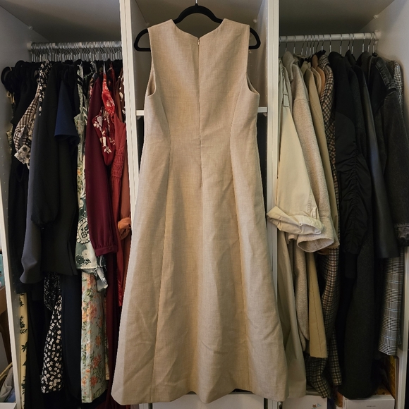 NWT Aritzia Babaton Dress - Picture 3 of 8